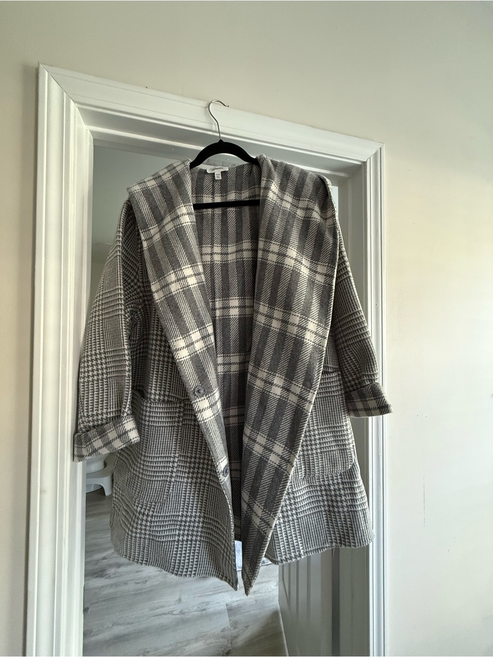 Splendid Gray Plaid Hooded Open-Front Coat